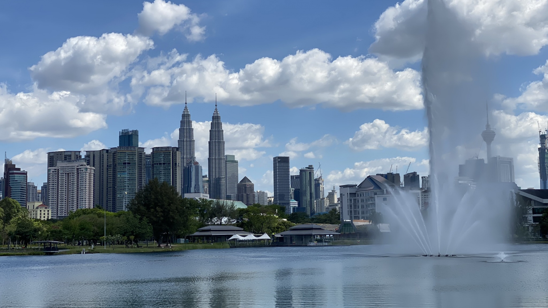 Petronas Towers, Kuala Lumpur, Malaysia, Skyline, Body of Water. Wallpaper in 1920x1080 Resolution