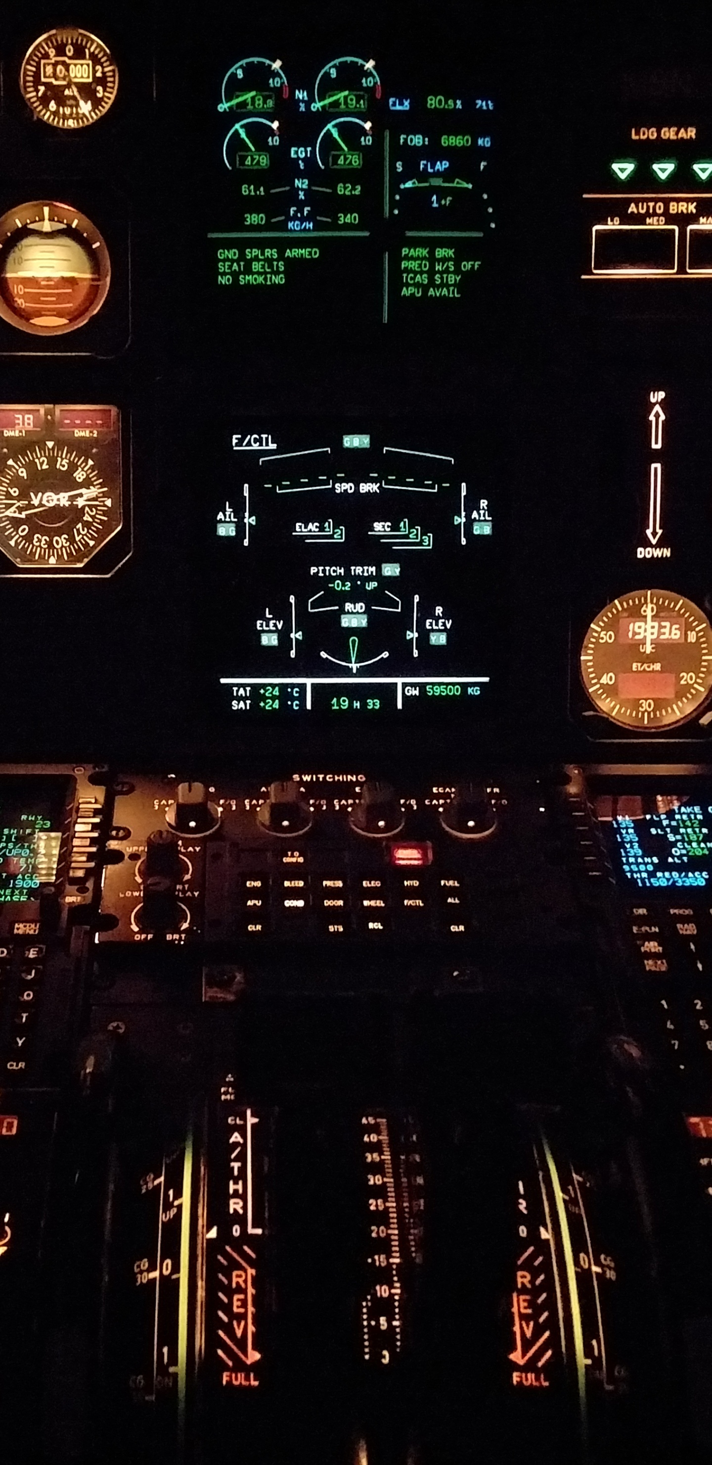 Table de Mixage Audio Noir et Blanc. Wallpaper in 1440x2960 Resolution