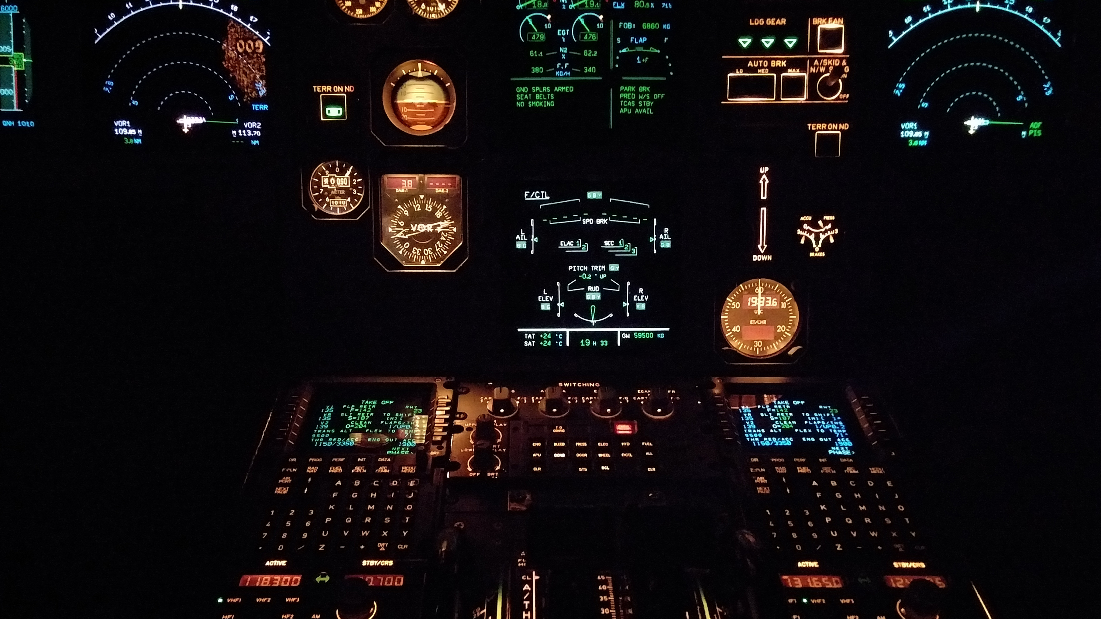 Table de Mixage Audio Noir et Blanc. Wallpaper in 3840x2160 Resolution