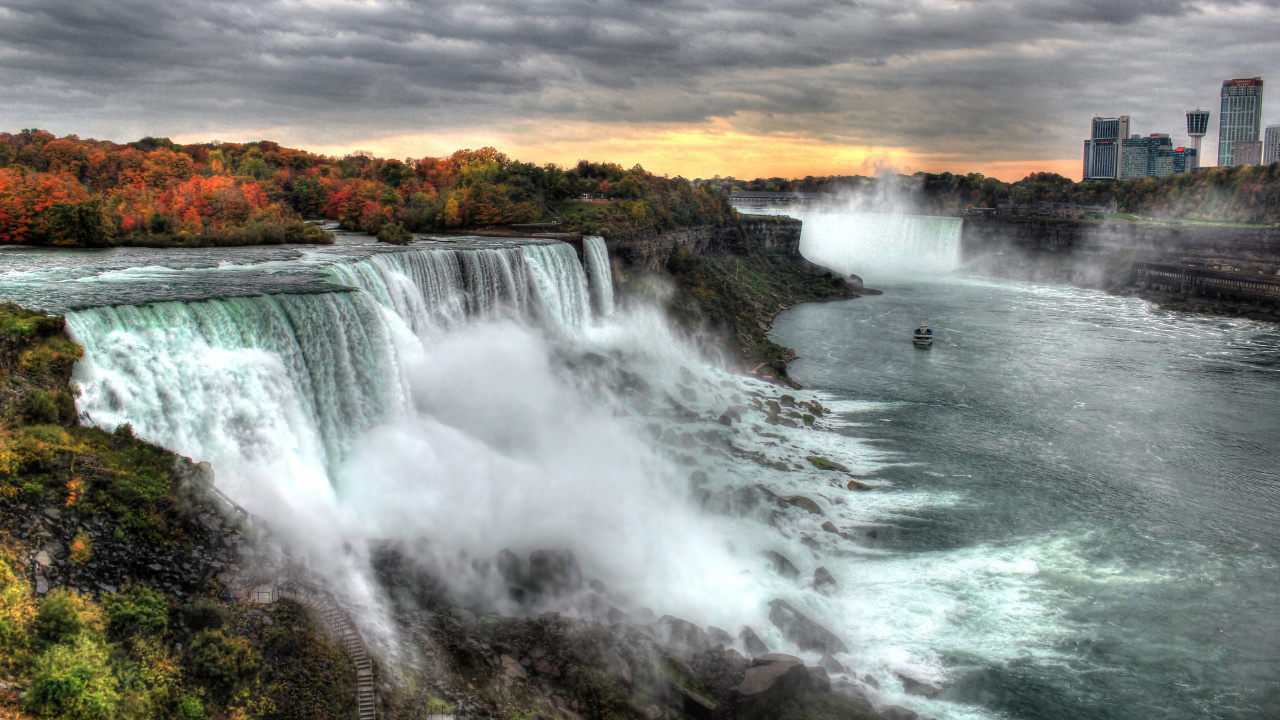 Cascades Sous Ciel Nuageux Pendant la Journée. Wallpaper in 1280x720 Resolution