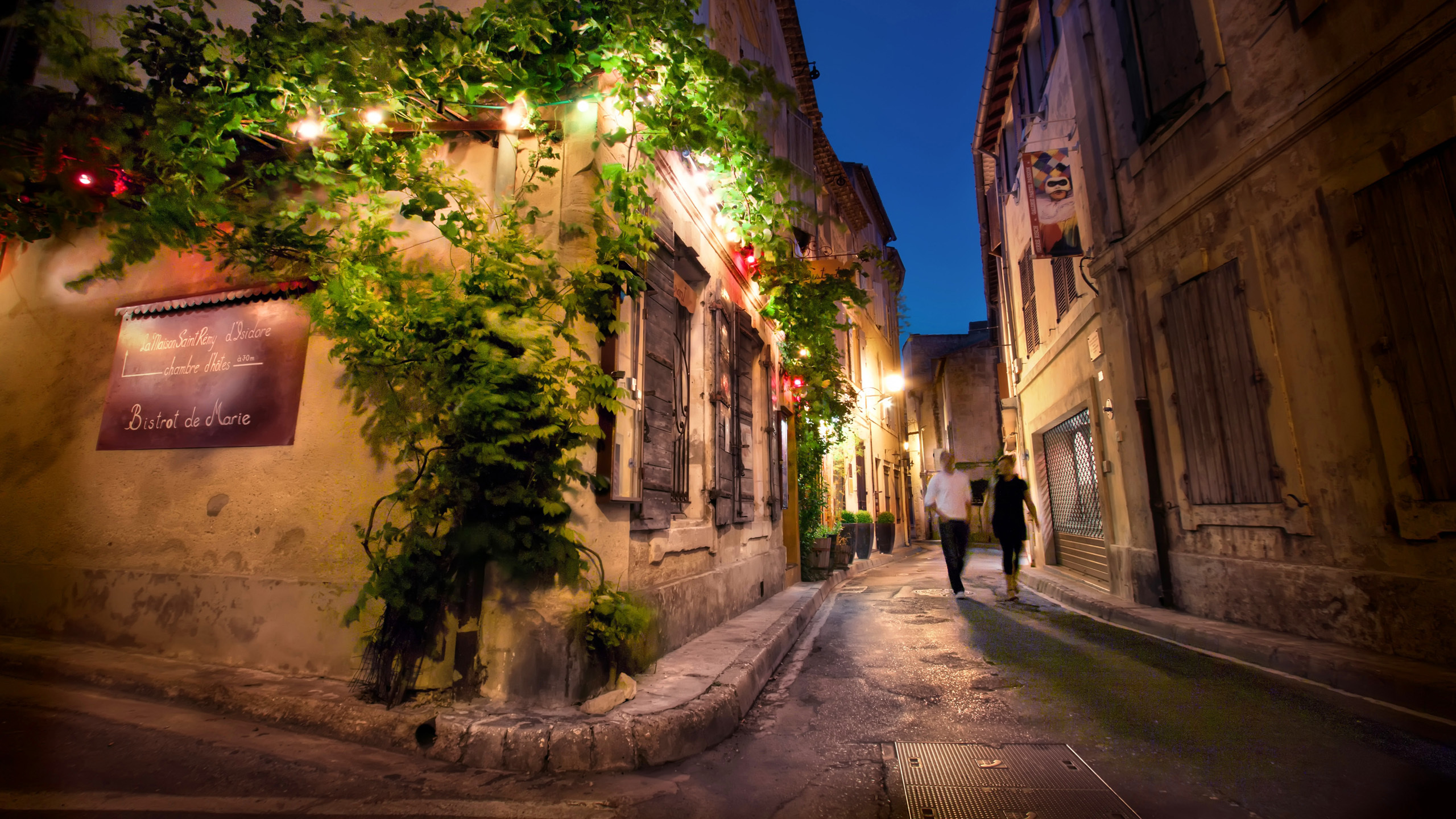 Empty Street in Between Buildings During Night Time. Wallpaper in 2560x1440 Resolution