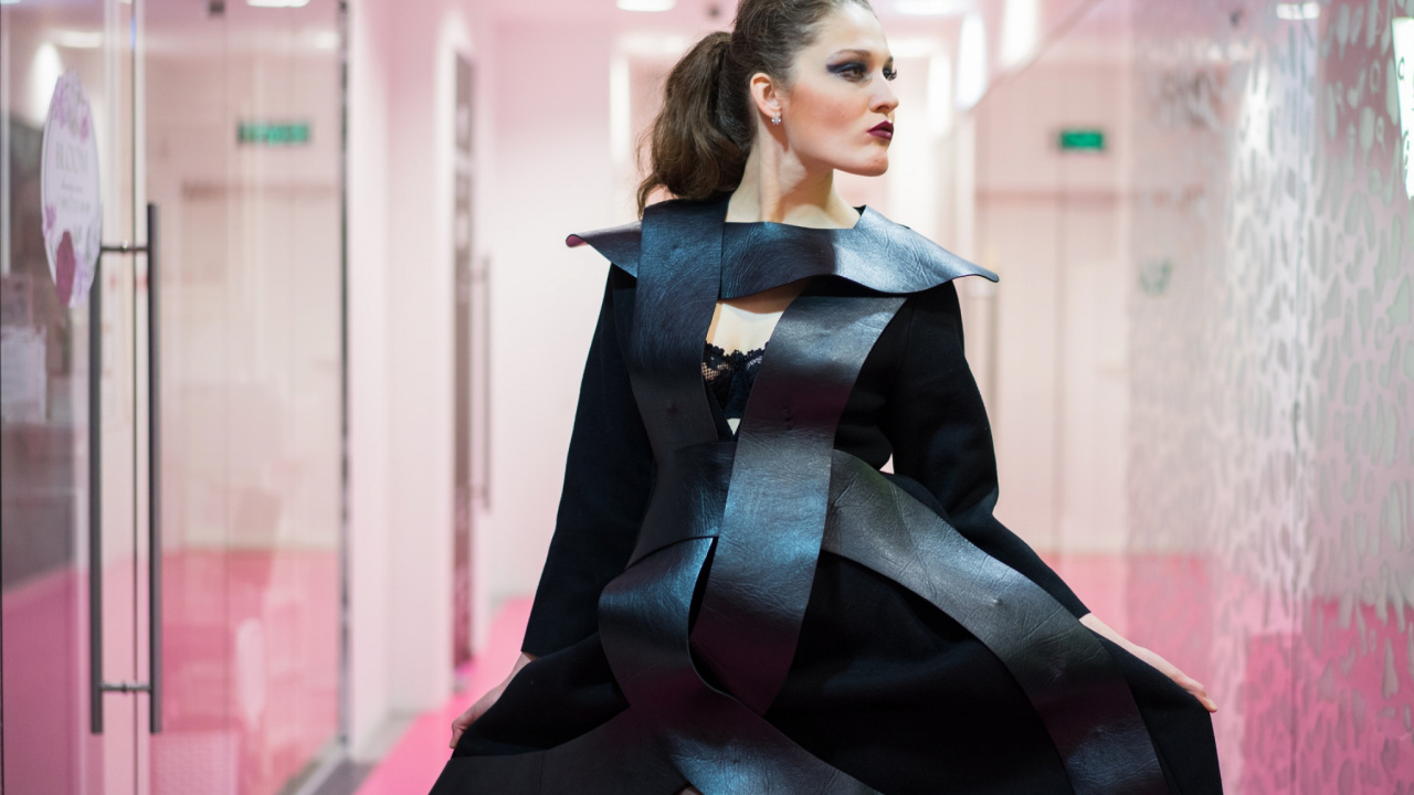 Fashion Model, Model, Costume, Beauty, Outerwear. Wallpaper in 1280x720 Resolution