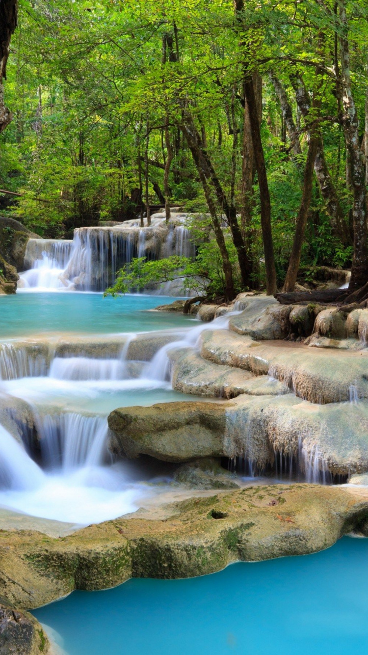 Photographie en Accéléré de la Rivière. Wallpaper in 750x1334 Resolution