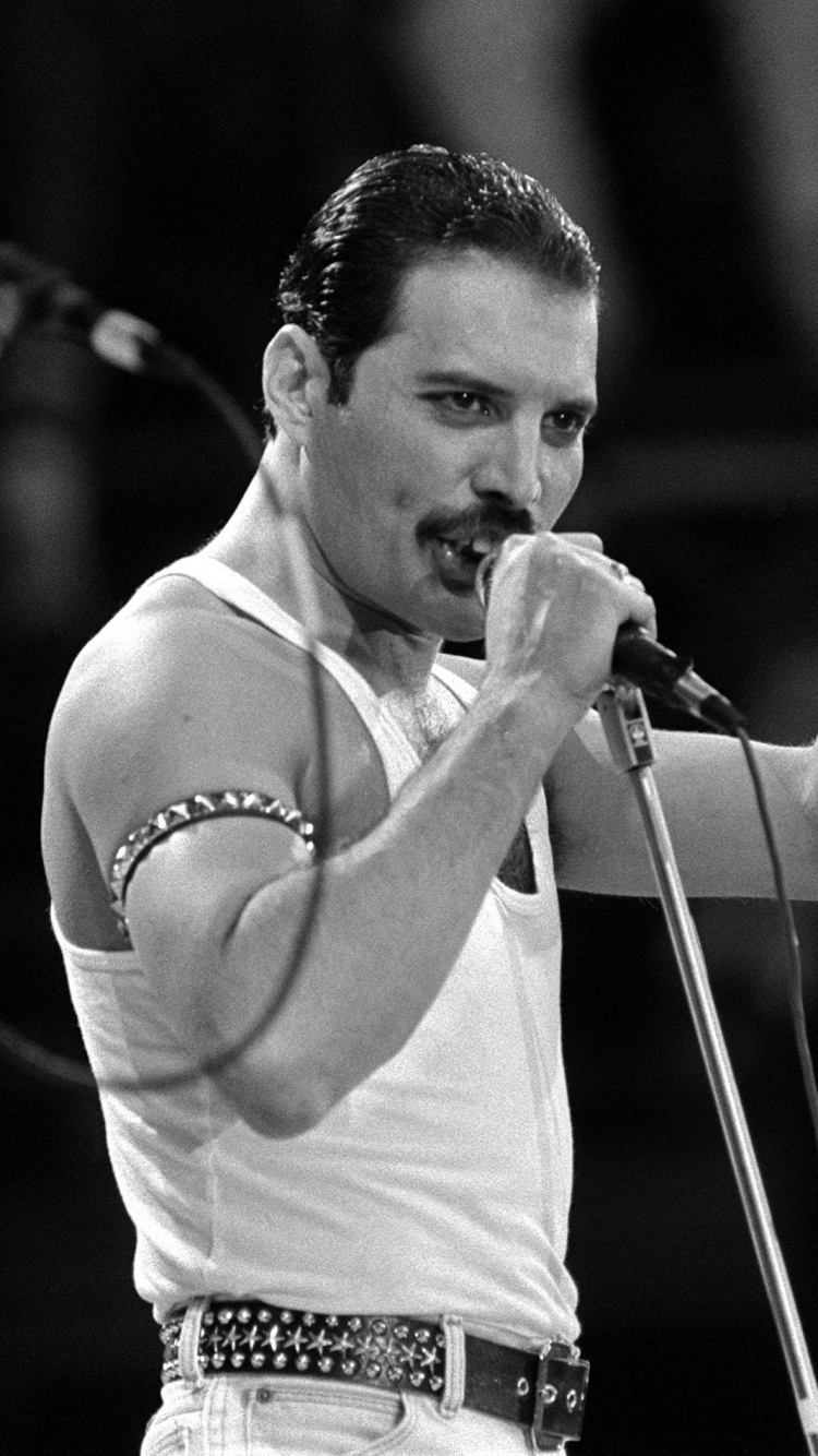 Freddie Mercury, Ayuda de Vida, el Artista de Música, Micrófono, Rendimiento. Wallpaper in 750x1334 Resolution