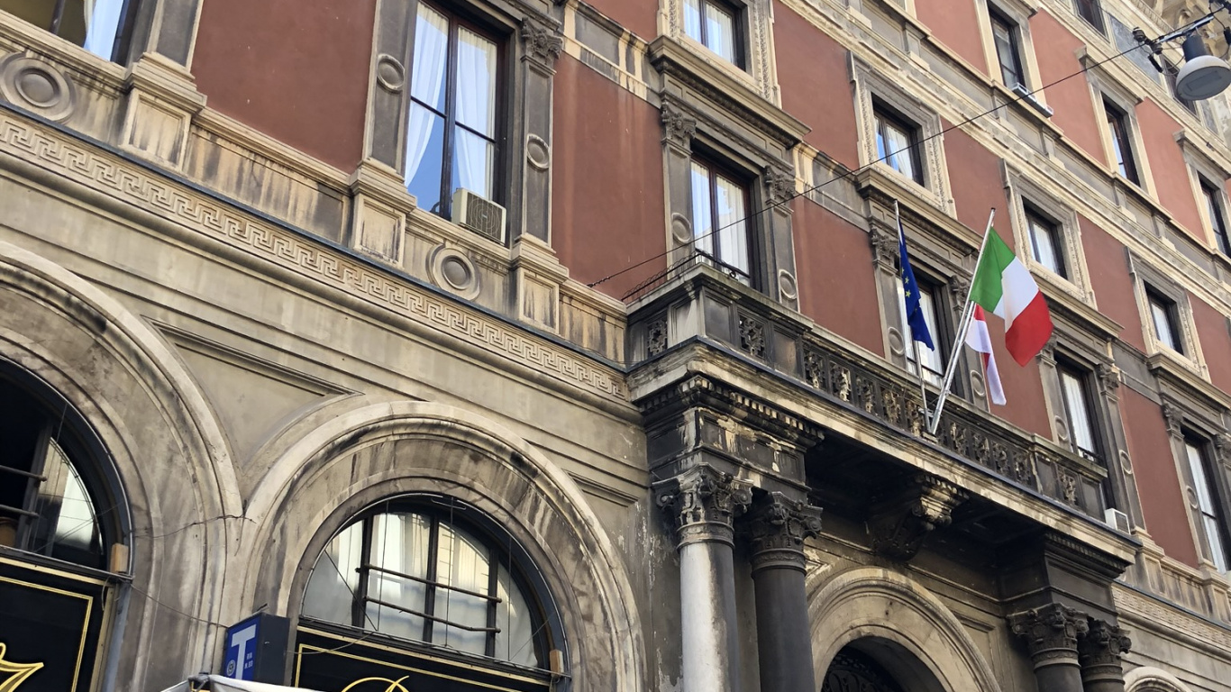 Landmark, Faade, Window, Facade, Building. Wallpaper in 1366x768 Resolution