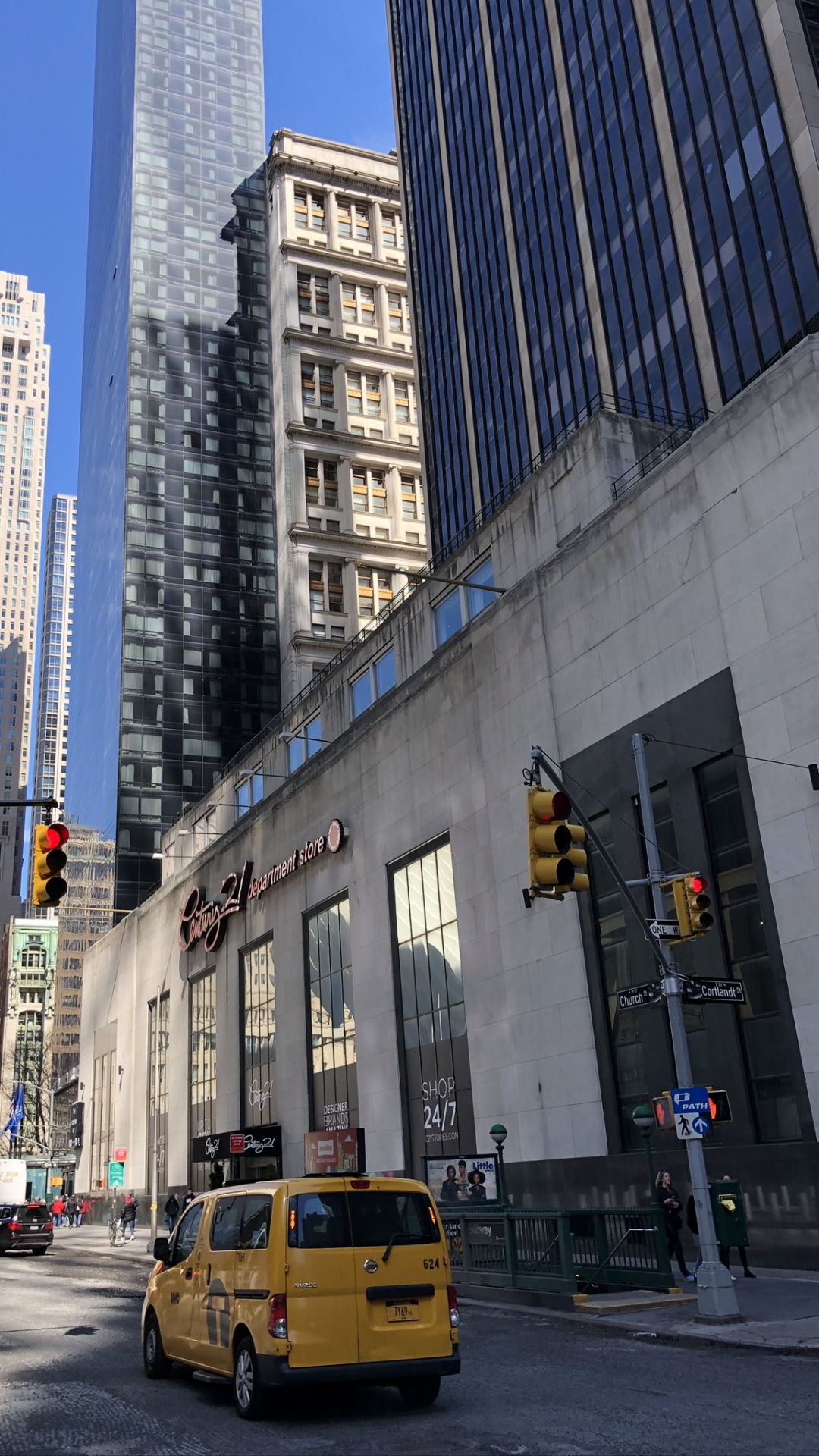 Ventana, Carretera, Torre de Bloques, Azul, Arquitectura. Wallpaper in 1080x1920 Resolution