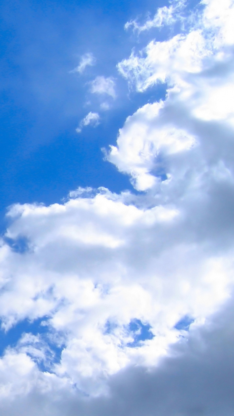 Nuages Blancs et Ciel Bleu. Wallpaper in 750x1334 Resolution