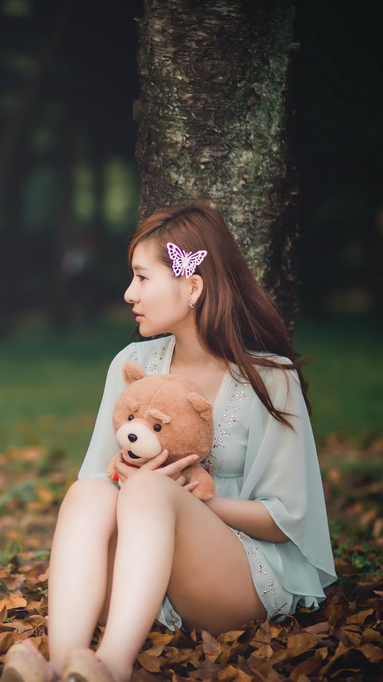Teddy Bear, People in Nature, Hair, Nature, Beauty. Wallpaper in 750x1334 Resolution