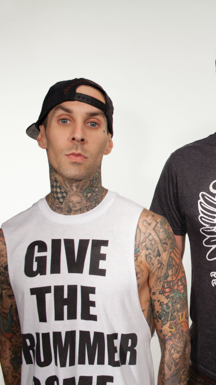 Tom DeLonge, Blink-182, Pop Punk, El Punk Rock, Parpadeo. Wallpaper in 750x1334 Resolution