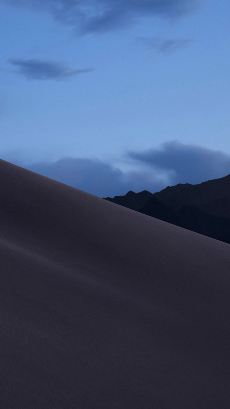 Sommet, Pente, Terrain, Horizon, Prairie. Wallpaper in 750x1334 Resolution