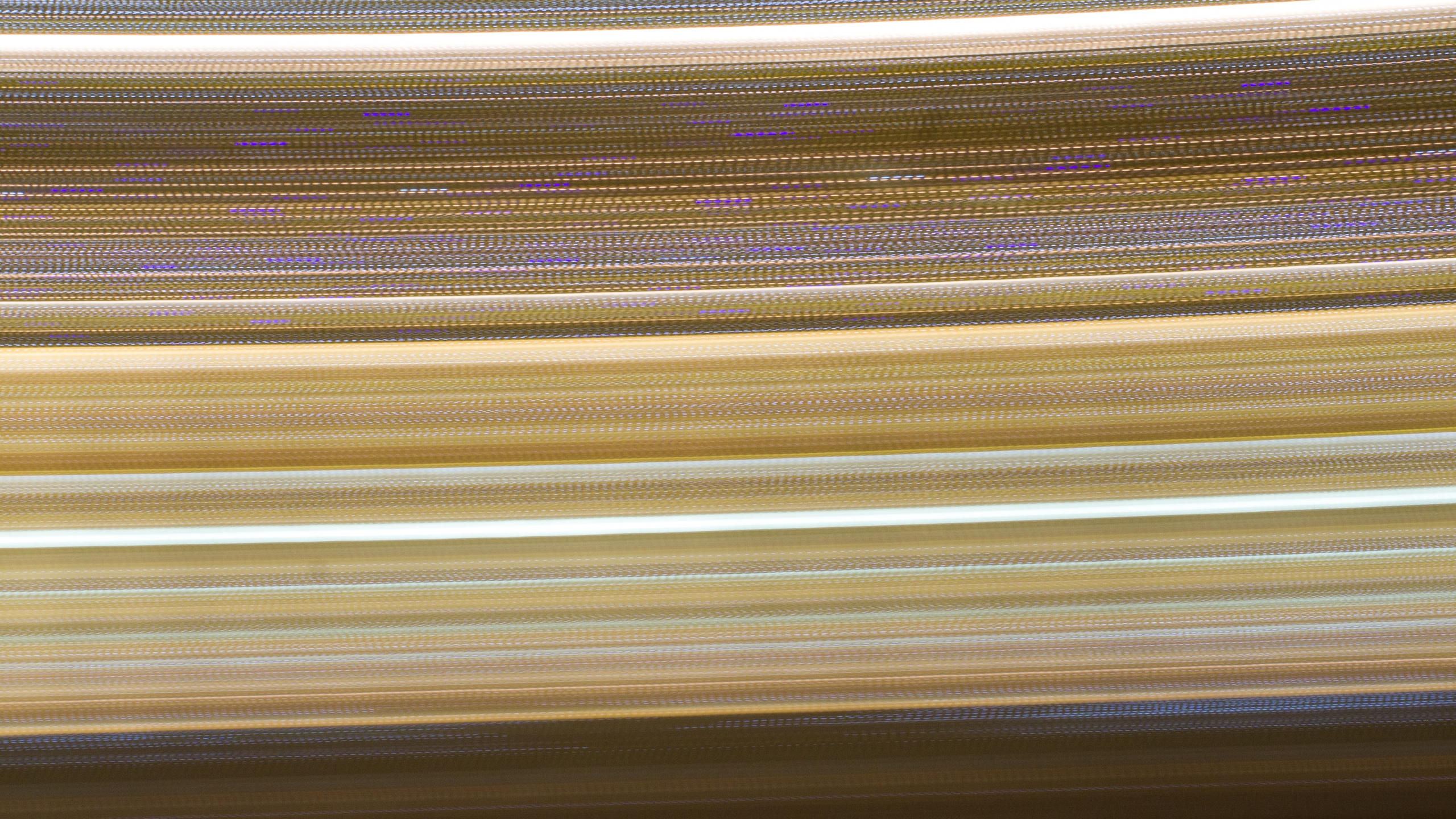 Weiß Grün Und Gelb Gestreiftes Textil. Wallpaper in 2560x1440 Resolution