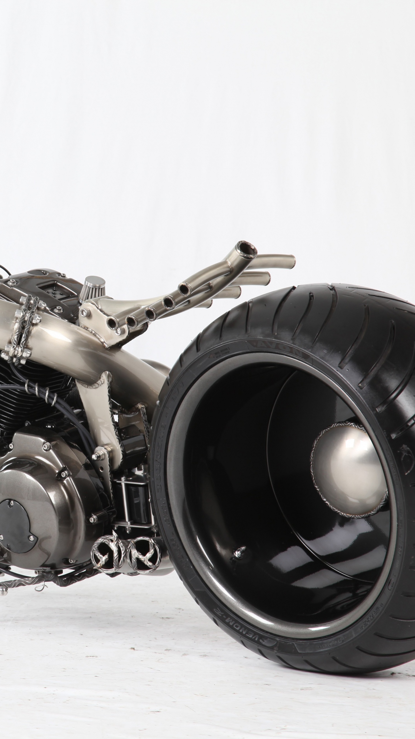 Black and Silver Cruiser Motorcycle. Wallpaper in 1440x2560 Resolution