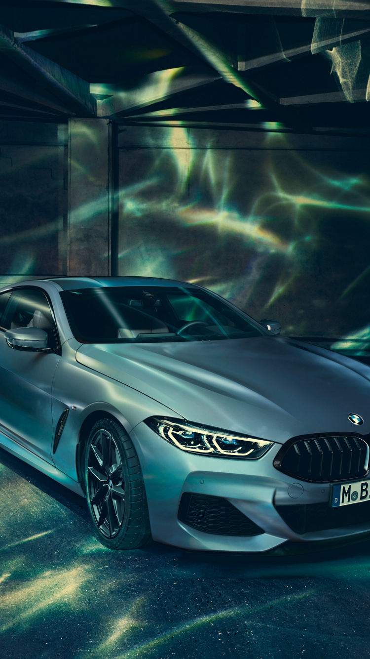 Silber Audi r 8 Coupé. Wallpaper in 750x1334 Resolution