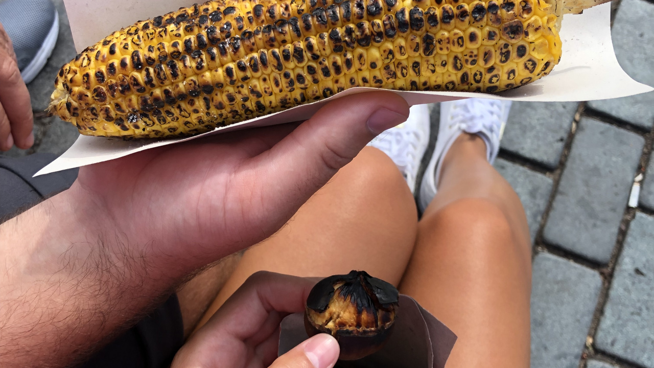 Banana, Finger, Yellow, Corn Kernels, Nail. Wallpaper in 1280x720 Resolution