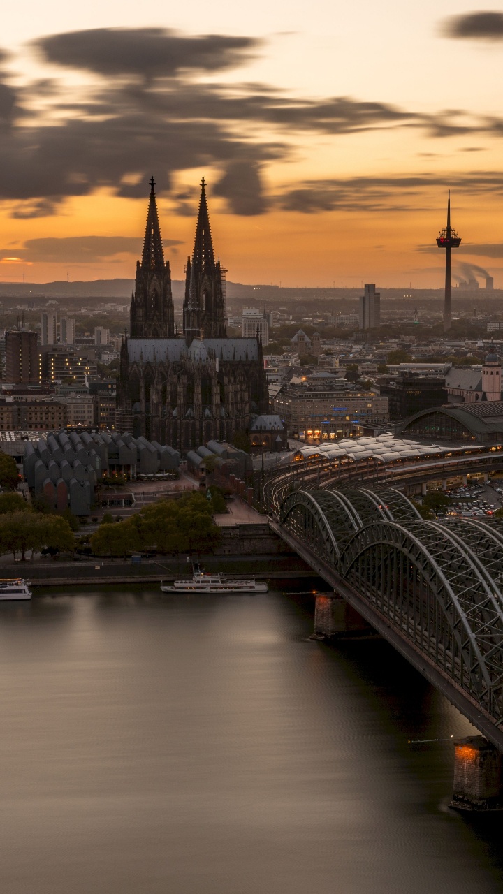 City Skyline Under Cloudy Sky During Daytime. Wallpaper in 720x1280 Resolution