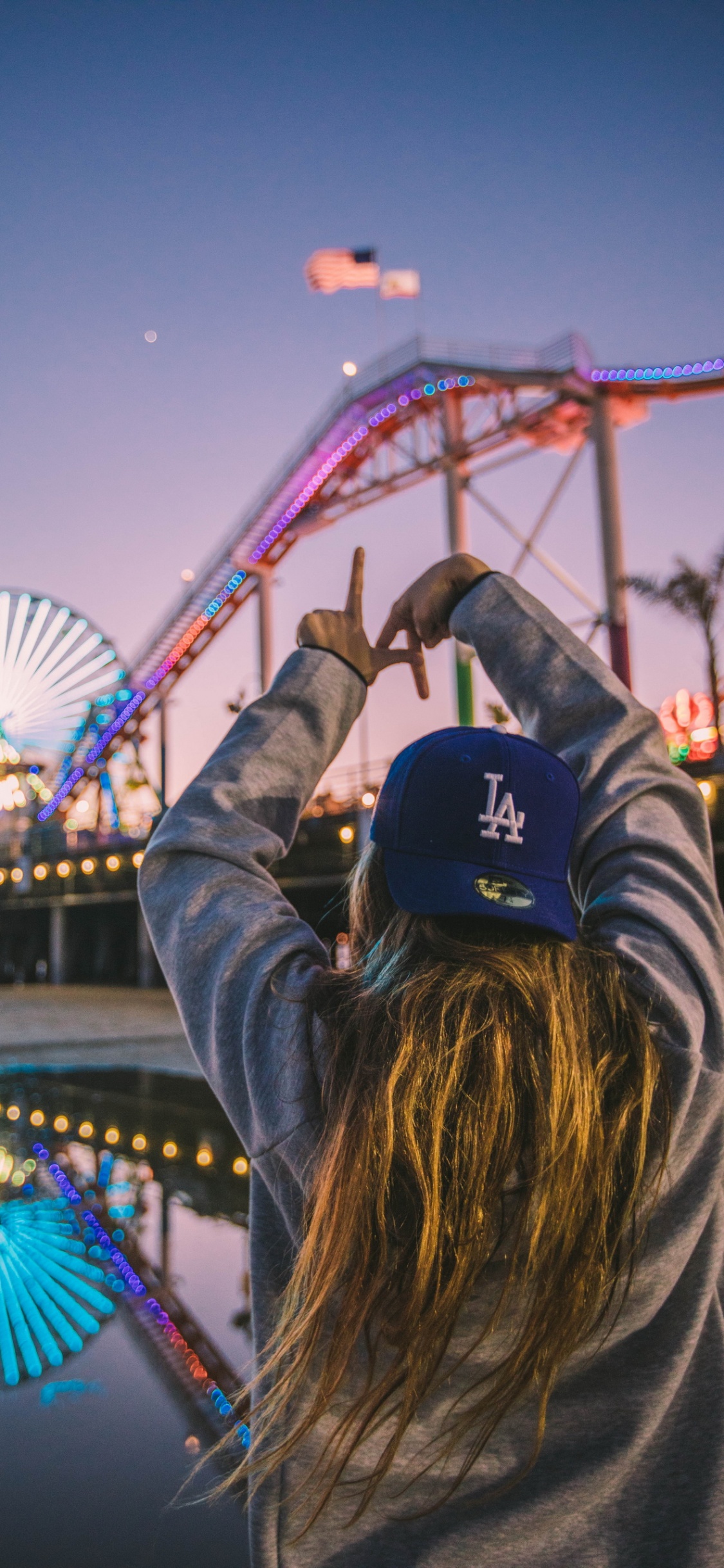 Los Angeles Solo Trip, Angeles, Viaje, Agua, Morado. Wallpaper in 1125x2436 Resolution