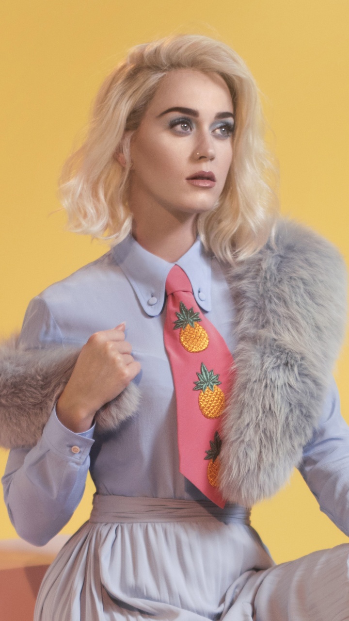 Katy Perry, Kleidung, Gelb, Fell, Mode. Wallpaper in 720x1280 Resolution