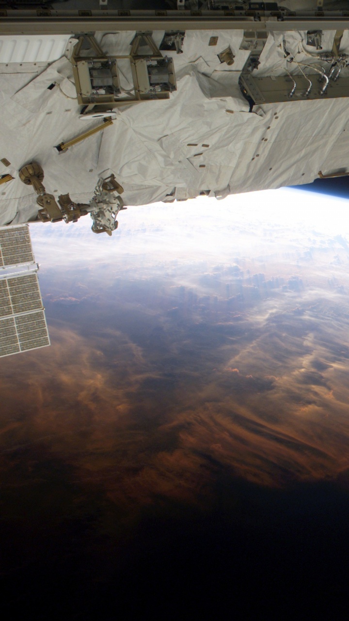 Graues Betongebäude Tagsüber. Wallpaper in 720x1280 Resolution