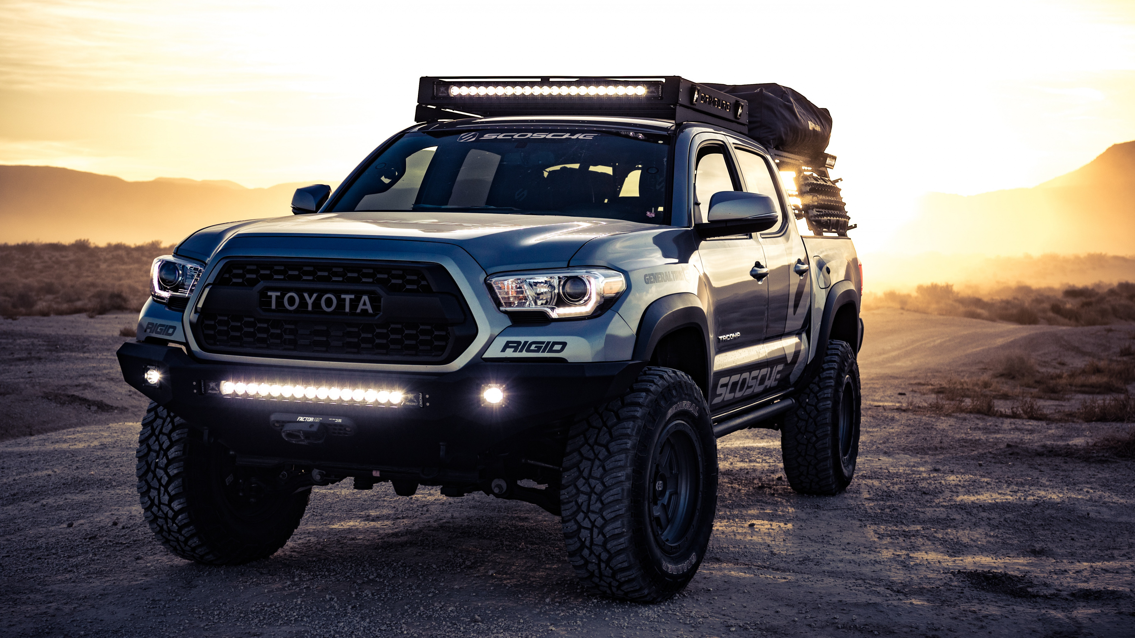 Nissan Suv Negro y Plateado. Wallpaper in 3840x2160 Resolution