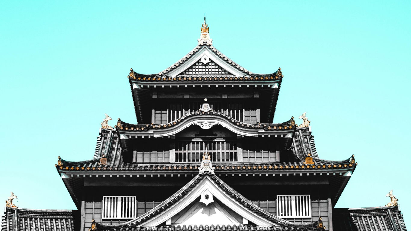 Temple Noir et Blanc Sous Ciel Bleu Pendant la Journée. Wallpaper in 1366x768 Resolution