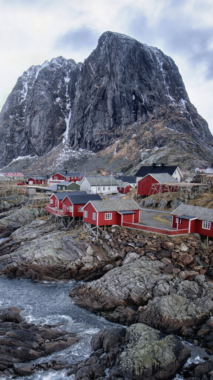Houses Near Body of Water and Mountain During Daytime. Wallpaper in 750x1334 Resolution
