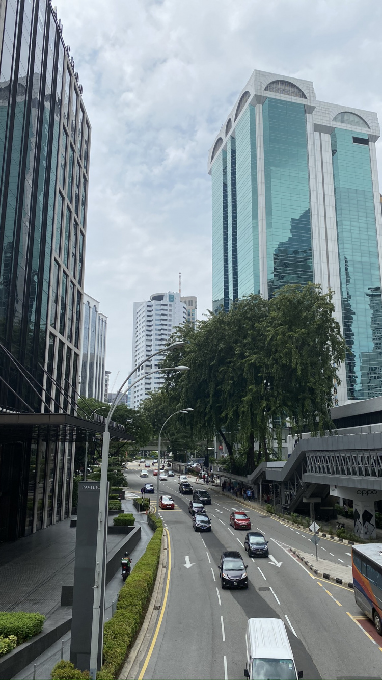 King, Tower Block, Road, Architecture, Transport. Wallpaper in 750x1334 Resolution