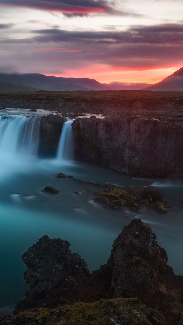 Time Lapse Photography of Waterfalls. Wallpaper in 750x1334 Resolution