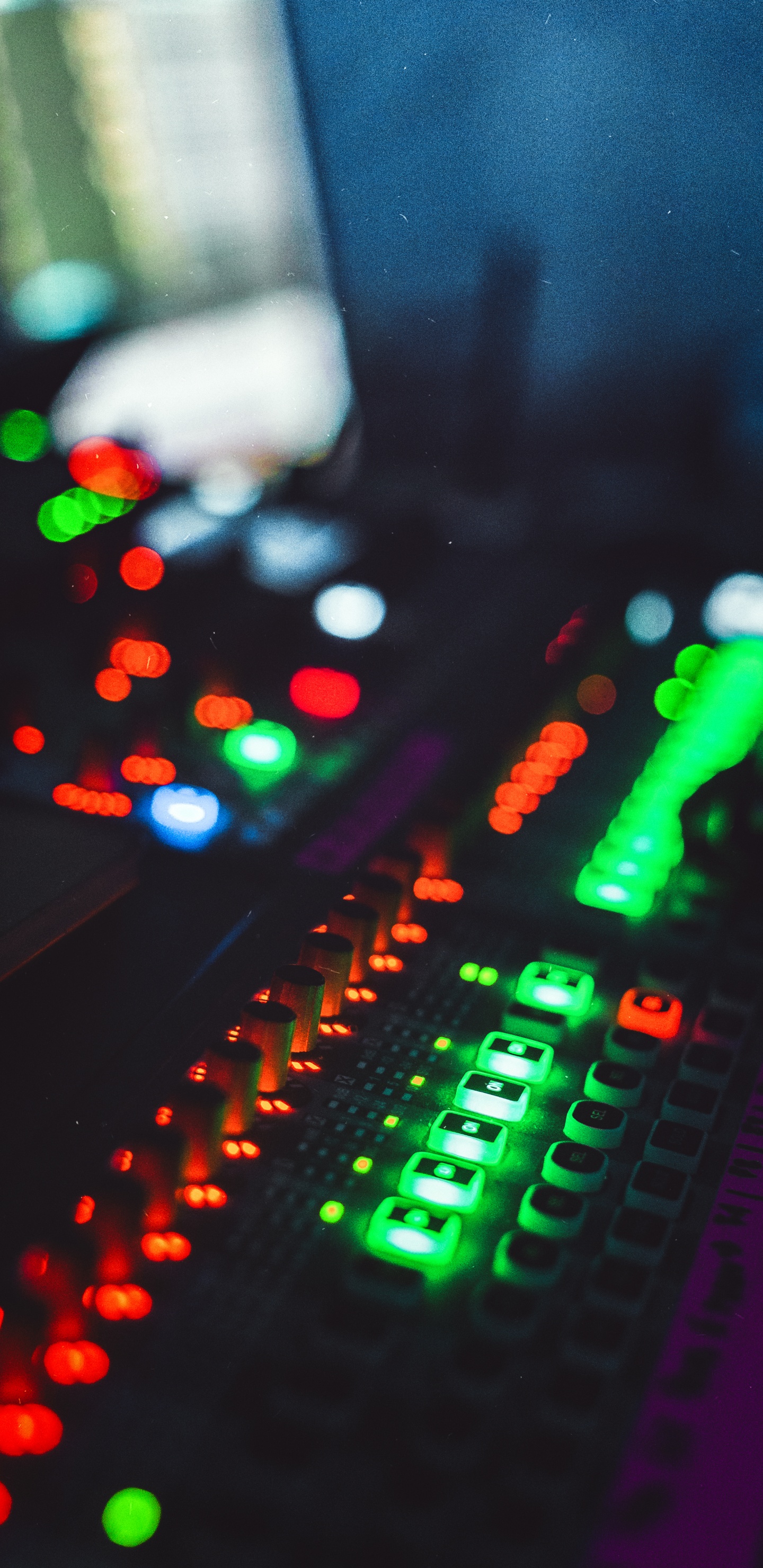 dj Mix, Audio Mixing, Remix, Green, Light. Wallpaper in 1440x2960 Resolution