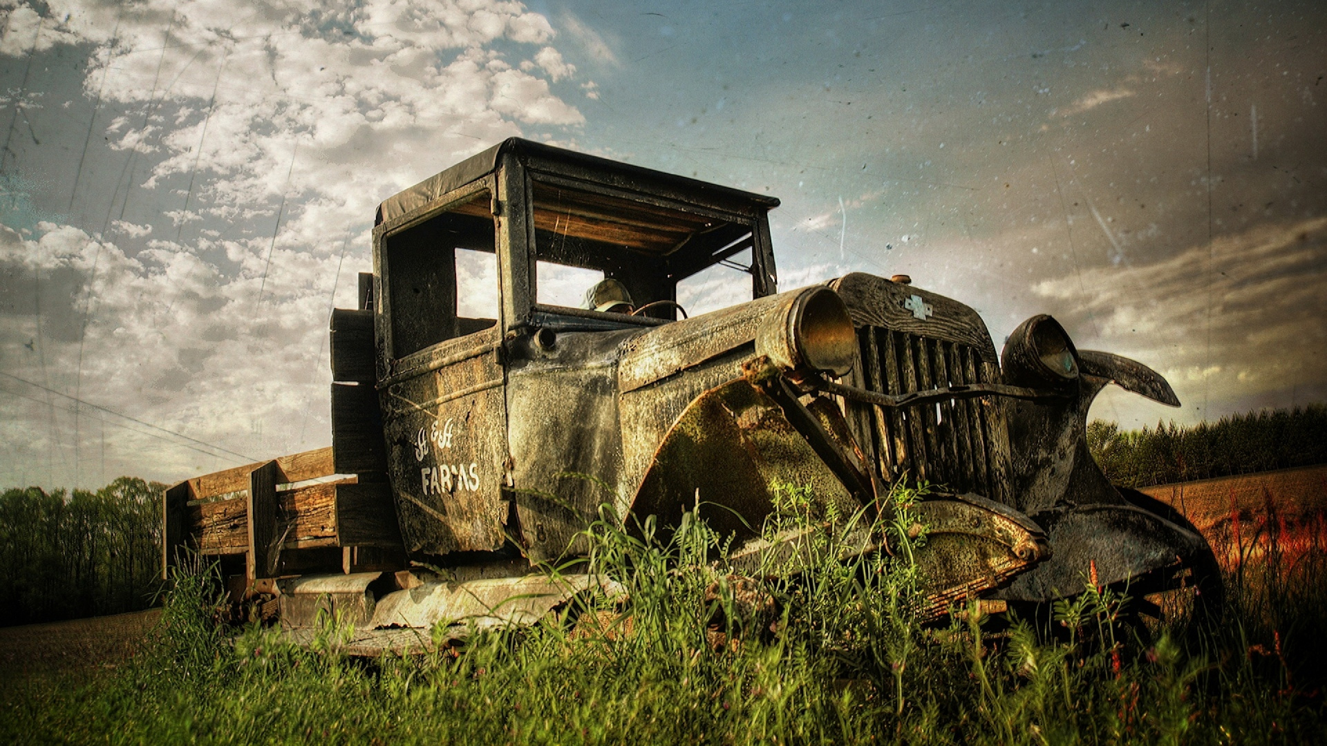 Vintage Car on Green Grass Field Under Cloudy Sky. Wallpaper in 1920x1080 Resolution