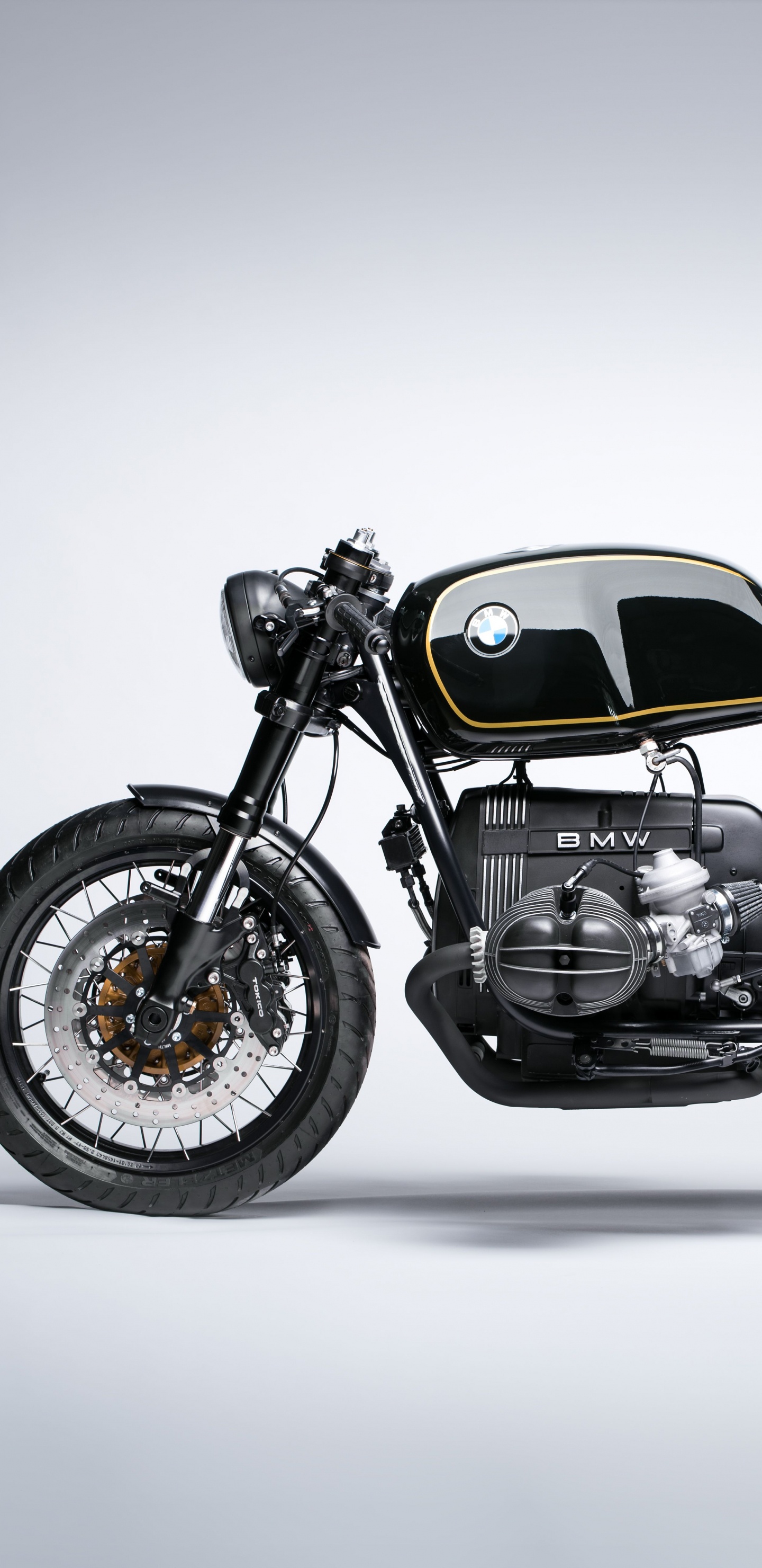 Moto Cruiser Noir et Argent. Wallpaper in 1440x2960 Resolution