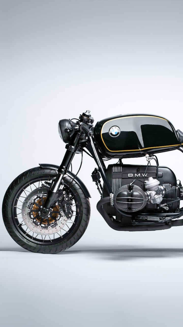 Black and Silver Cruiser Motorcycle. Wallpaper in 720x1280 Resolution