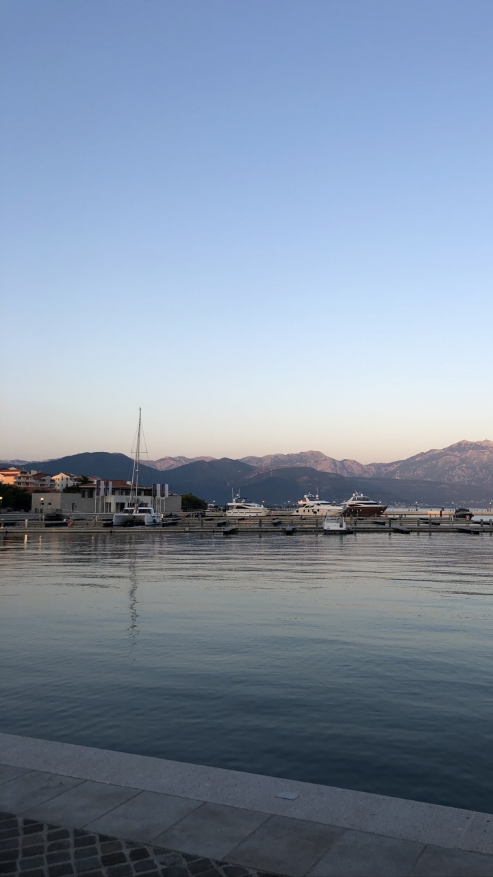 Gamme de Montagne, Colline, Réflexion, Lac, Loch. Wallpaper in 720x1280 Resolution