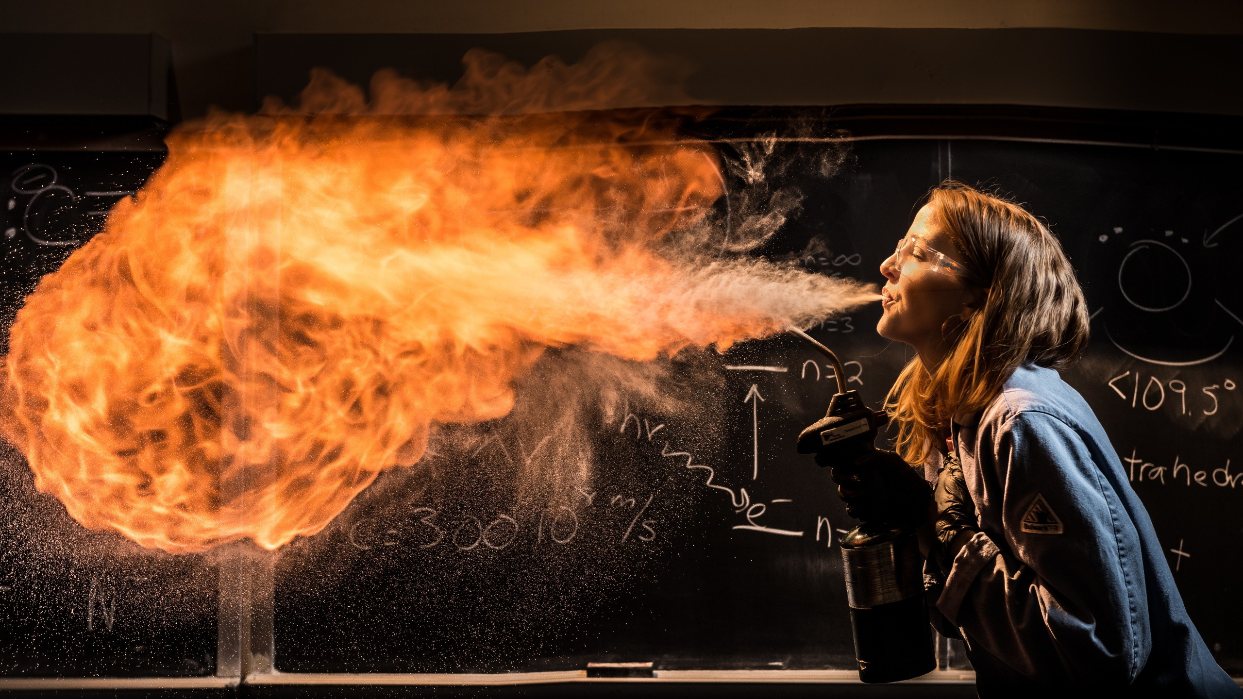 le Feu Sort de la Bouche, Kate Biberdorf, Feu, Flamme, Chaleur. Wallpaper in 2560x1440 Resolution