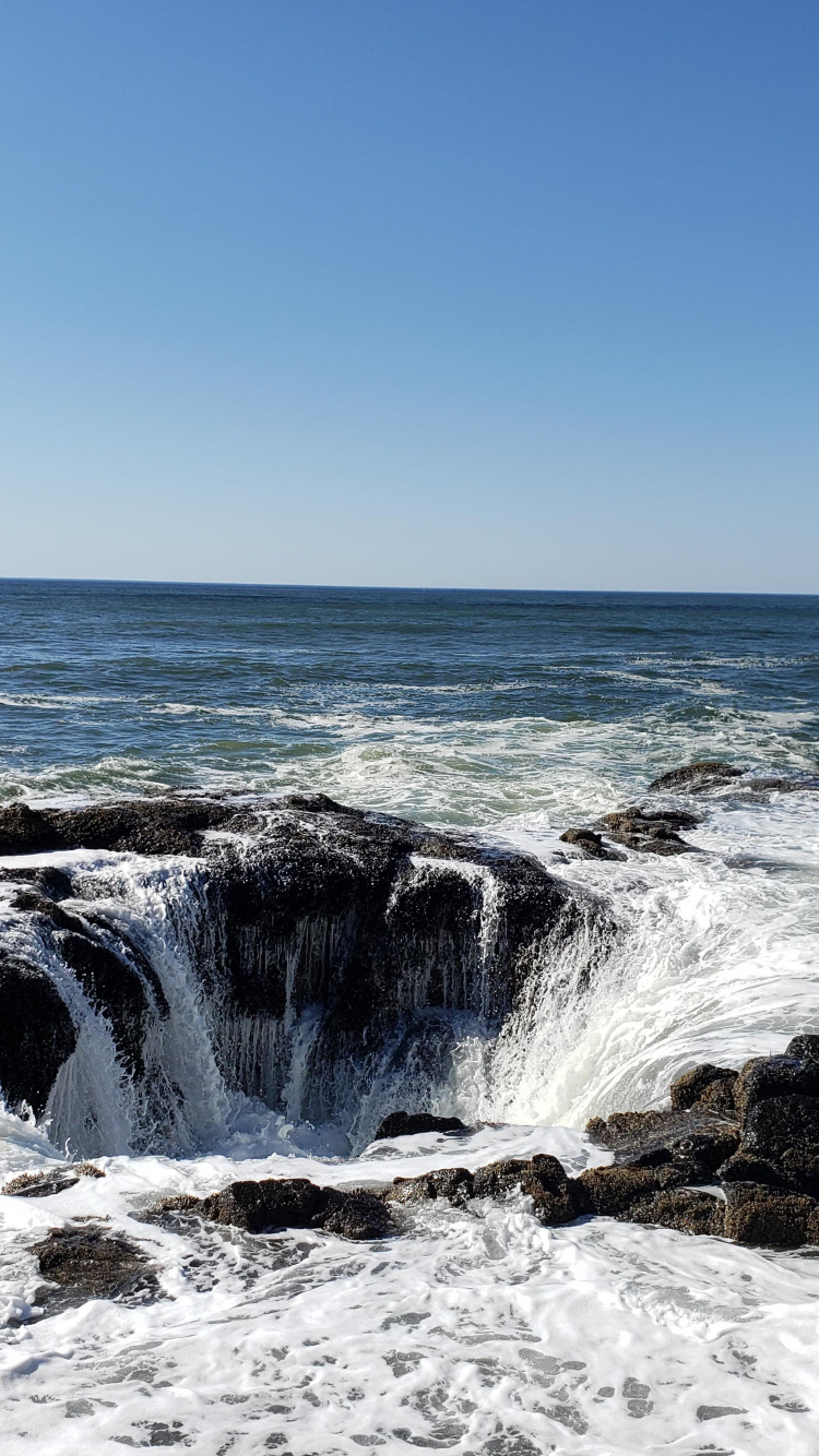 Mar, Área Escénica Del Cabo Perpetuo, Thors Bien, Agua, Líquido. Wallpaper in 750x1334 Resolution