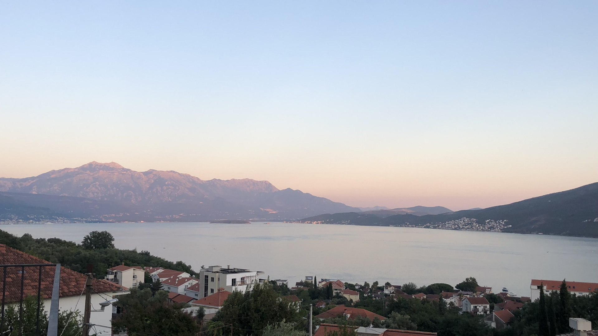 Agua, Las Formaciones Montañosas, Highland, Barrio, Colina. Wallpaper in 1920x1080 Resolution