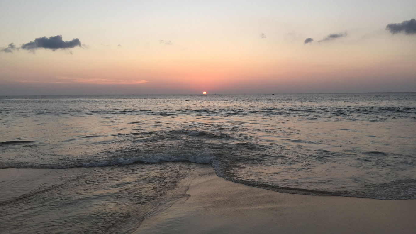 Sea, Nungwi, Nungwi Beach, Stone Town, Coast. Wallpaper in 1366x768 Resolution