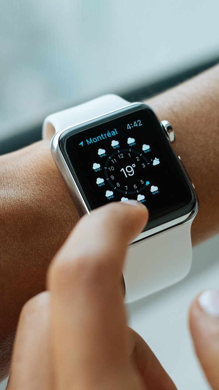 Silver Aluminum Case Apple Watch With White Sport Band. Wallpaper in 720x1280 Resolution