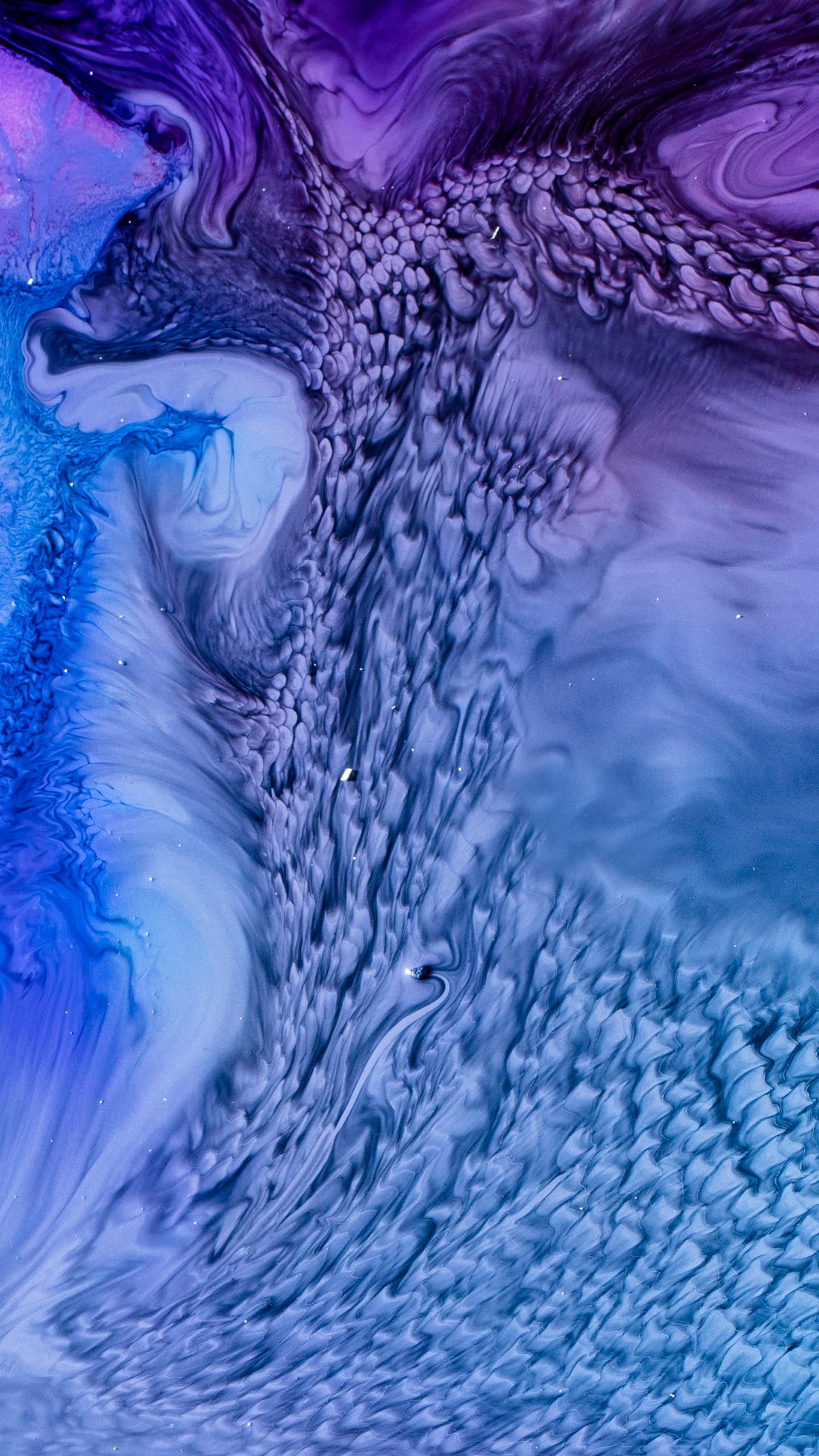 Arena Marrón Con Agua Durante el Día. Wallpaper in 1440x2560 Resolution