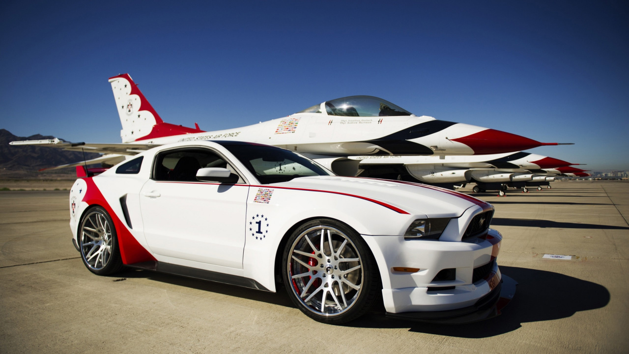 White and Red Porsche 911 on Gray Sand During Daytime. Wallpaper in 1280x720 Resolution