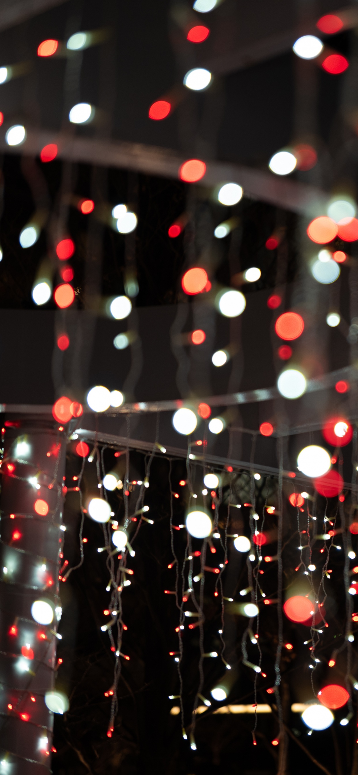 Guirlandes Lumineuses Rouges et Blanches. Wallpaper in 1242x2688 Resolution