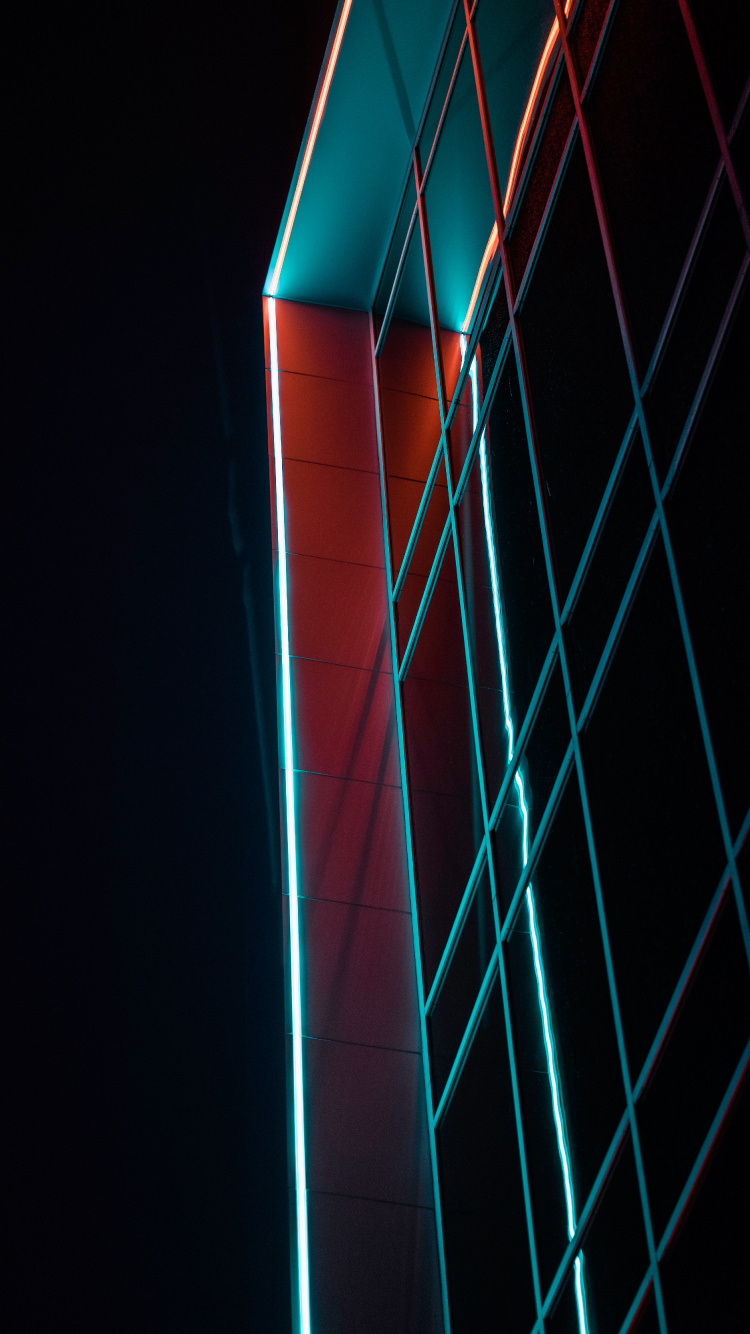 Blaues Und Rotes Licht im Dunklen Raum. Wallpaper in 750x1334 Resolution