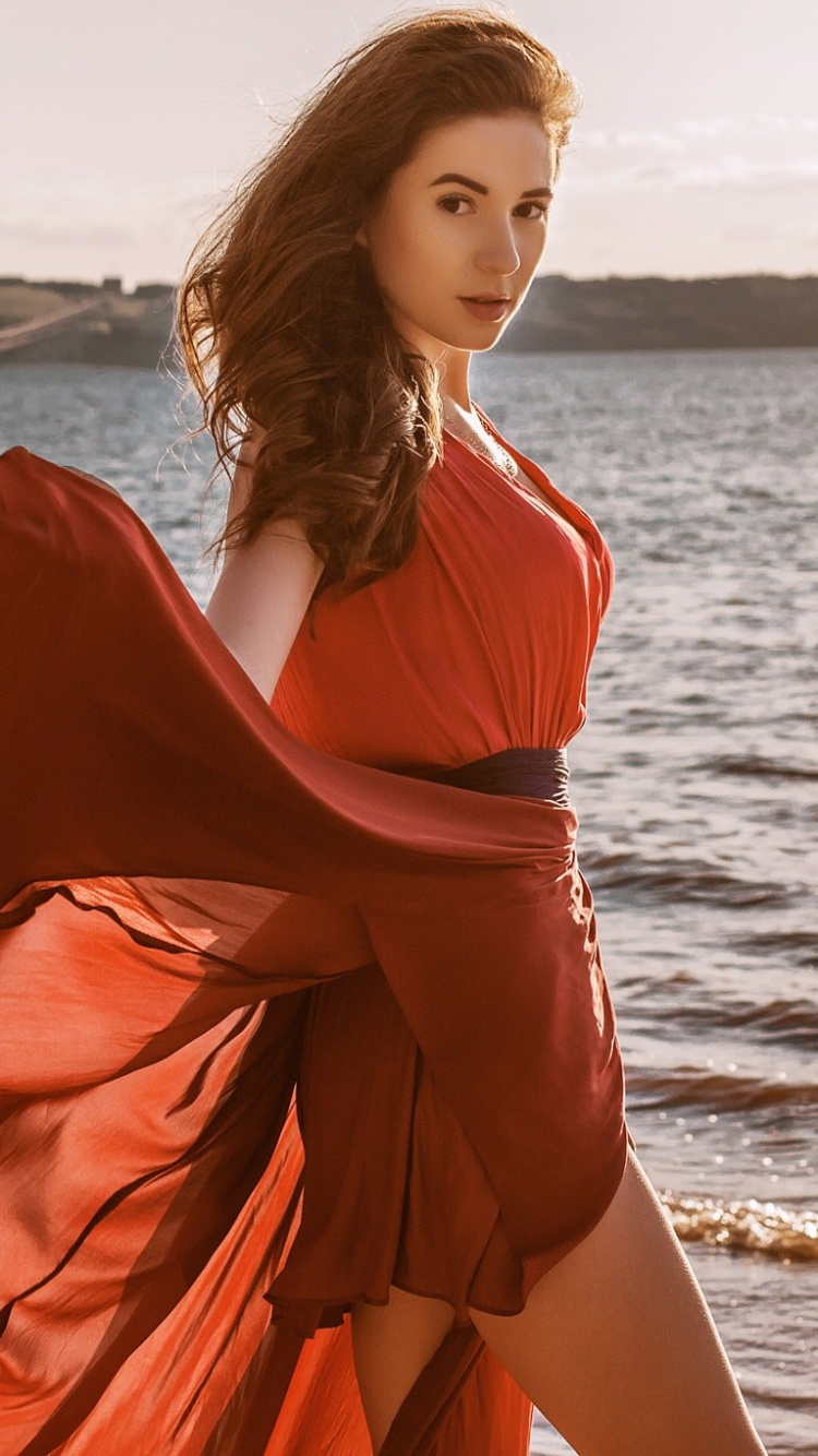 Lange Haare, Haar, Orange, Kleidung, Schönheit. Wallpaper in 750x1334 Resolution