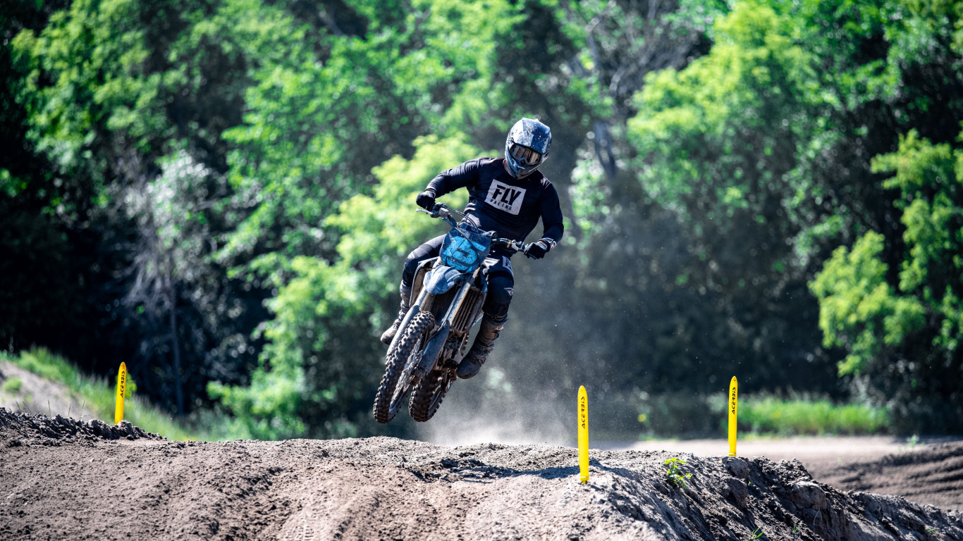 Soil, Motorcycle Helmet, Motorcycle, Tablet, Tire. Wallpaper in 1366x768 Resolution