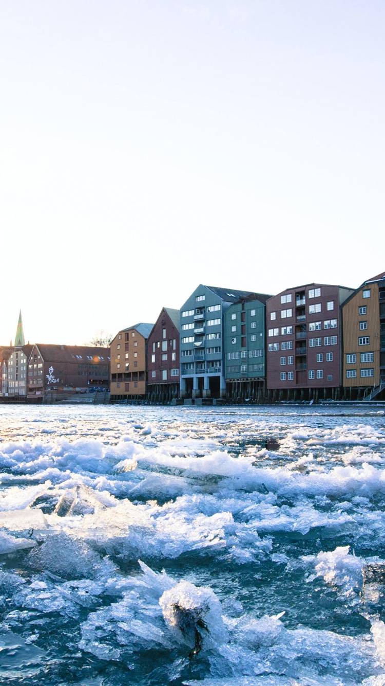 Trondheim, Fremde Ekseth, Wasser, Gebäude, Cloud. Wallpaper in 750x1334 Resolution