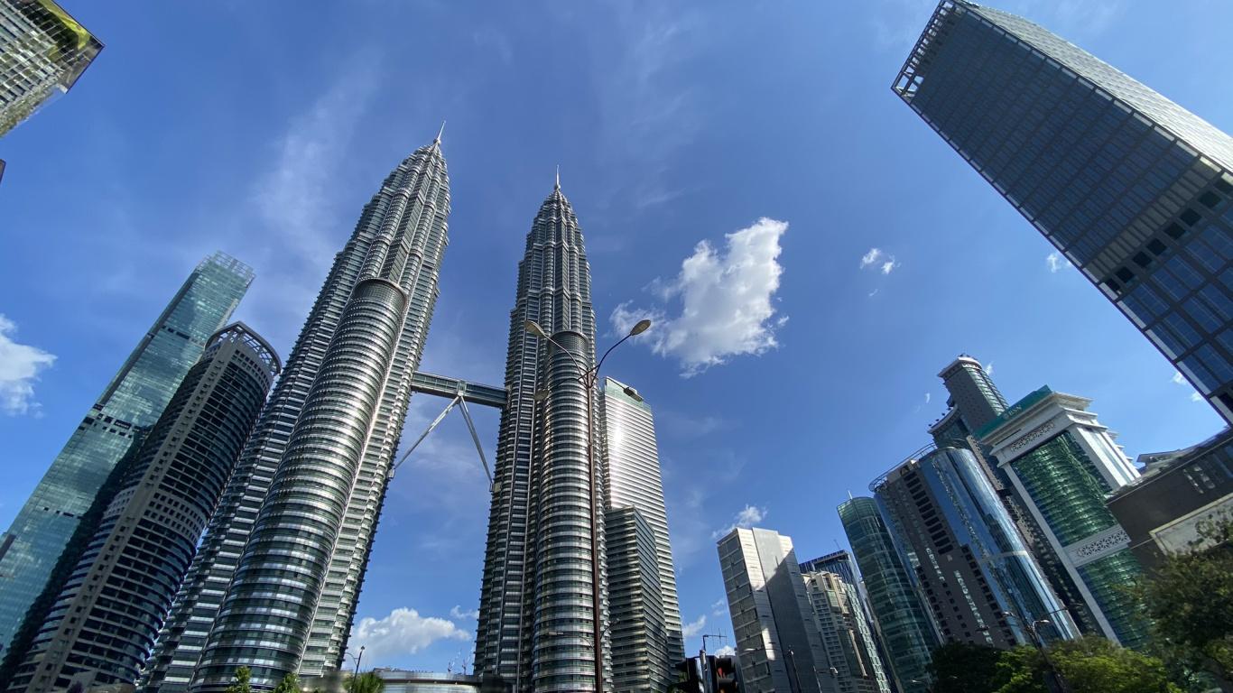 Kuala Lumpur, Malaysien, Tower Block, Tageszeit, Architektur. Wallpaper in 1366x768 Resolution