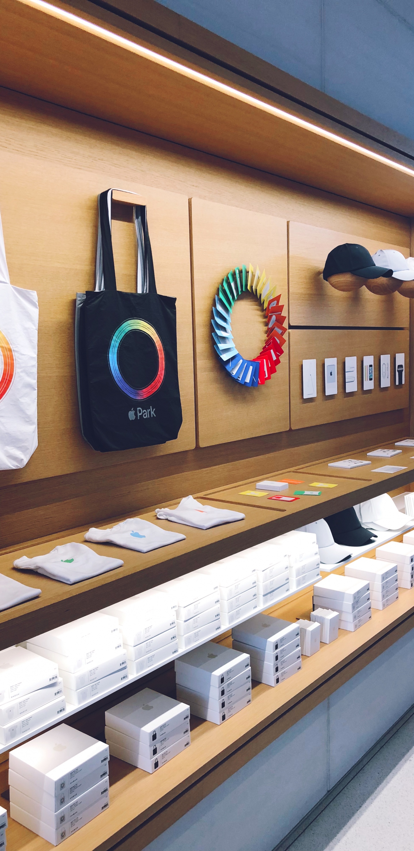 Diseño, Barniz, Tienda, Apple. Wallpaper in 1440x2960 Resolution