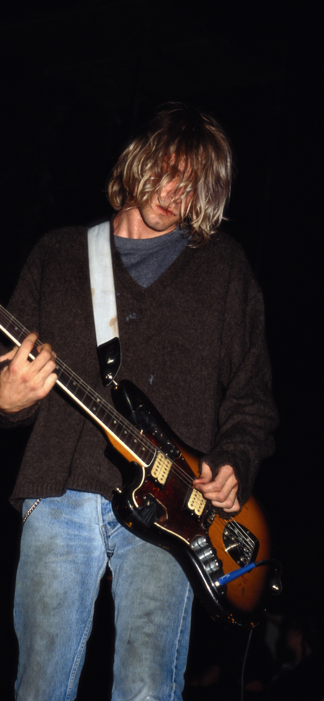 Nirvana, Vivir, Músico, Guitarra, Instrumento Musical. Wallpaper in 1125x2436 Resolution