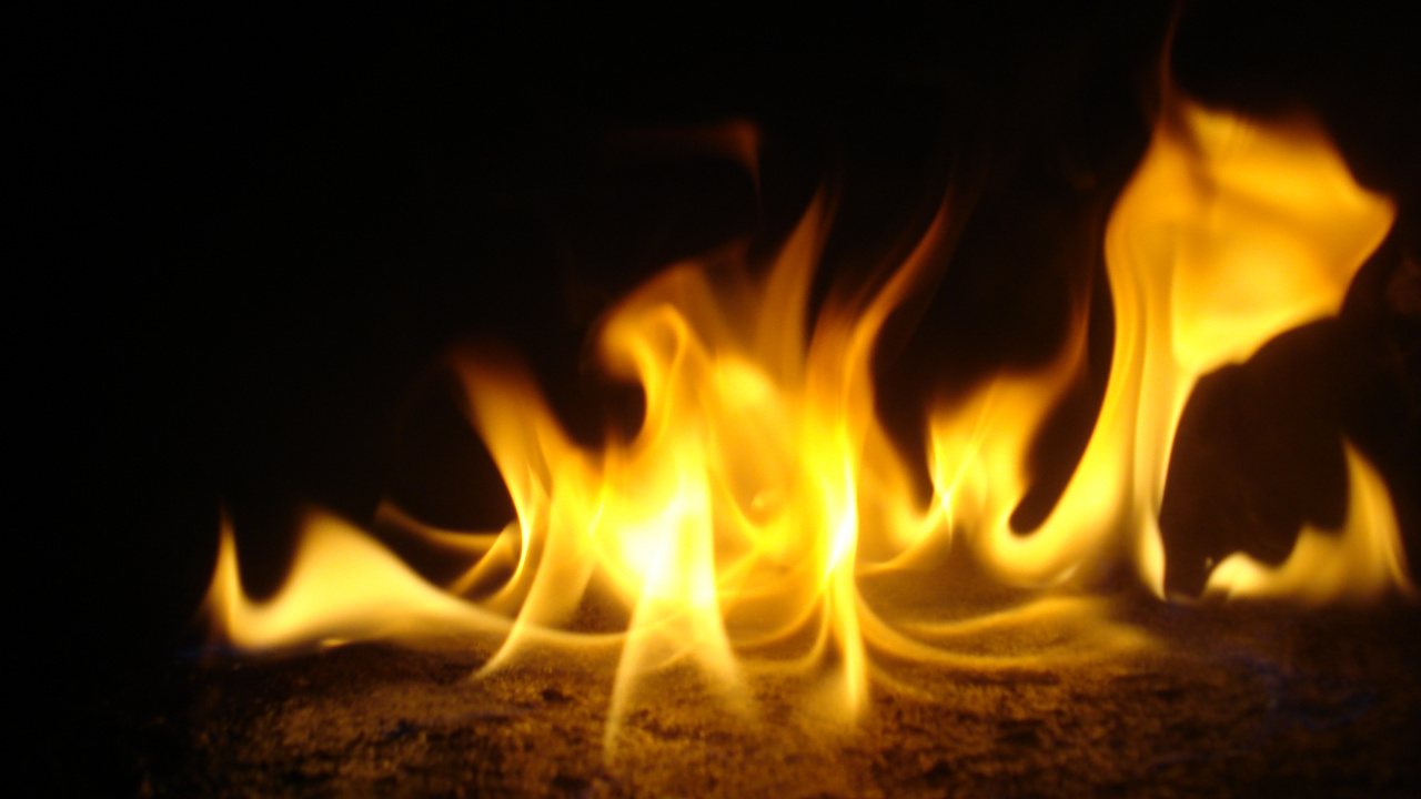 Fire in The Dark During Night Time. Wallpaper in 1280x720 Resolution