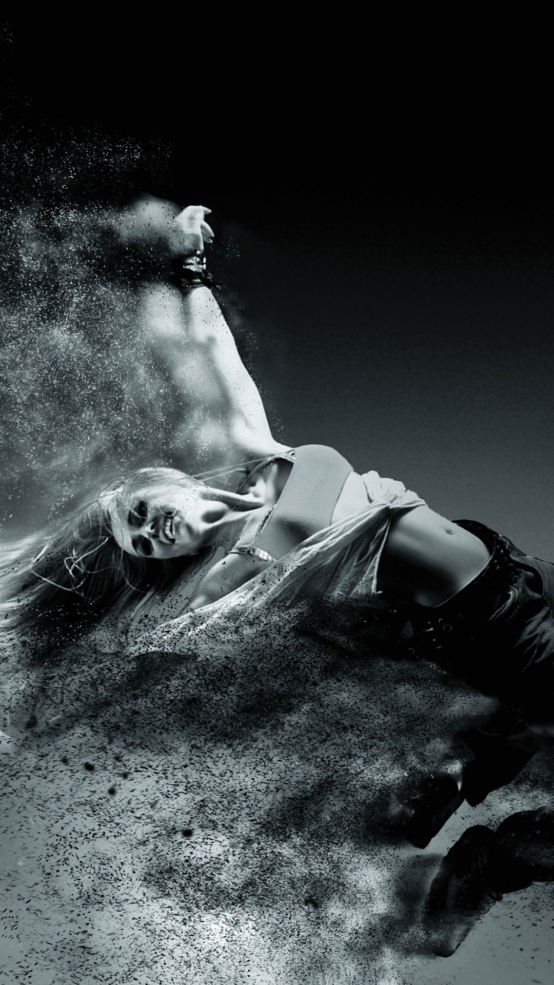 Hombre de Chaqueta y Pantalón Negro Acostado Sobre el Agua. Wallpaper in 1080x1920 Resolution