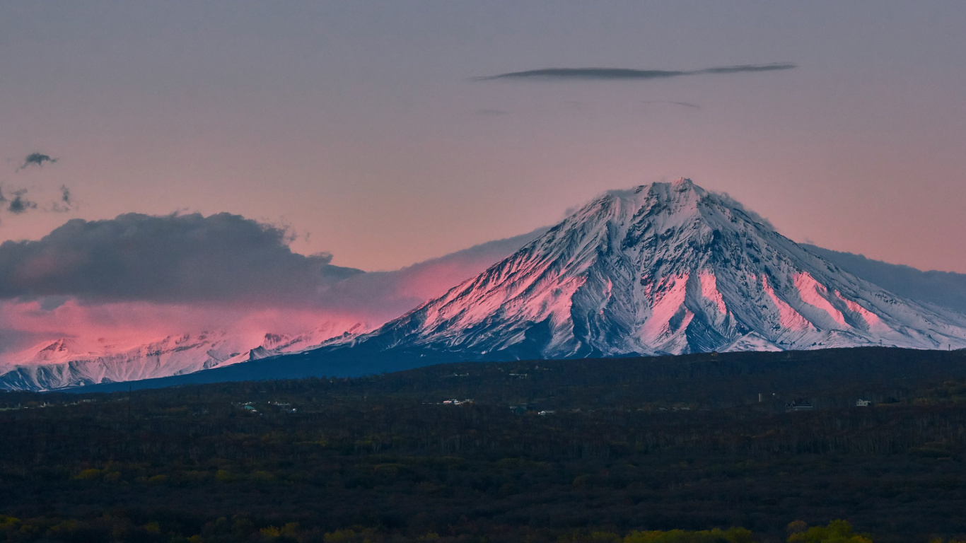 Brown and White Mountain Under White Clouds. Wallpaper in 1366x768 Resolution